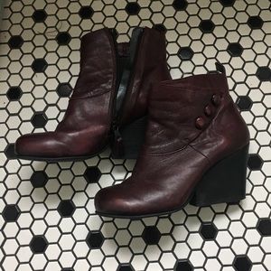 Miz mooz burgundy leather bootie
